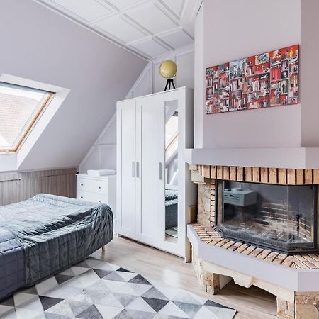 Sunny And Central Penthouse With Private Garage Budapest Exterior photo