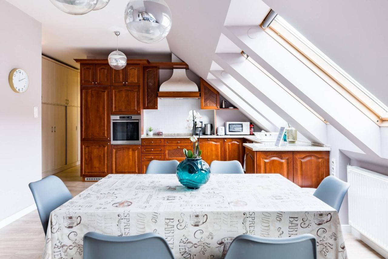 Sunny And Central Penthouse With Private Garage Budapest Exterior photo
